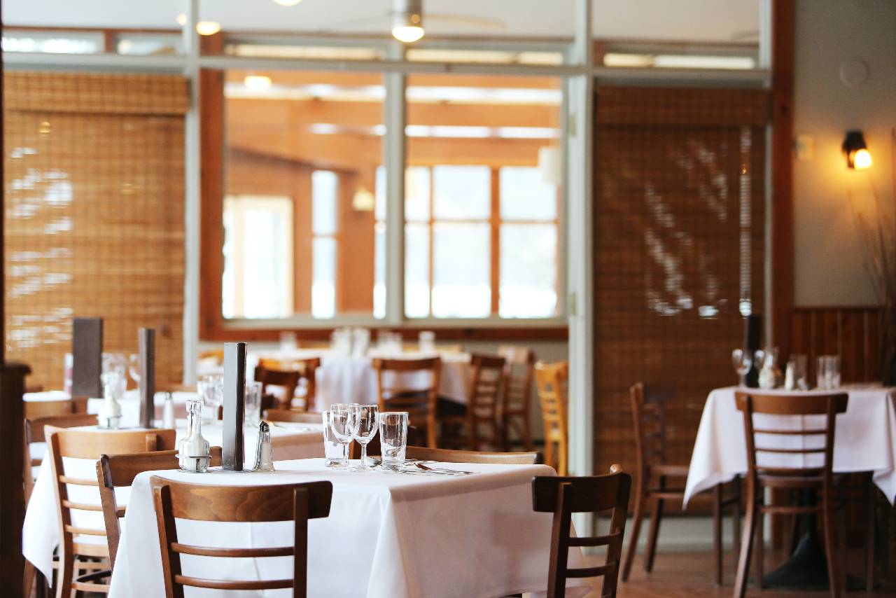 From new technological innovations in-store to increased reliance on social media campaigns and online ordering services, learn the 10 restaurant trends expected to continue into 2021.