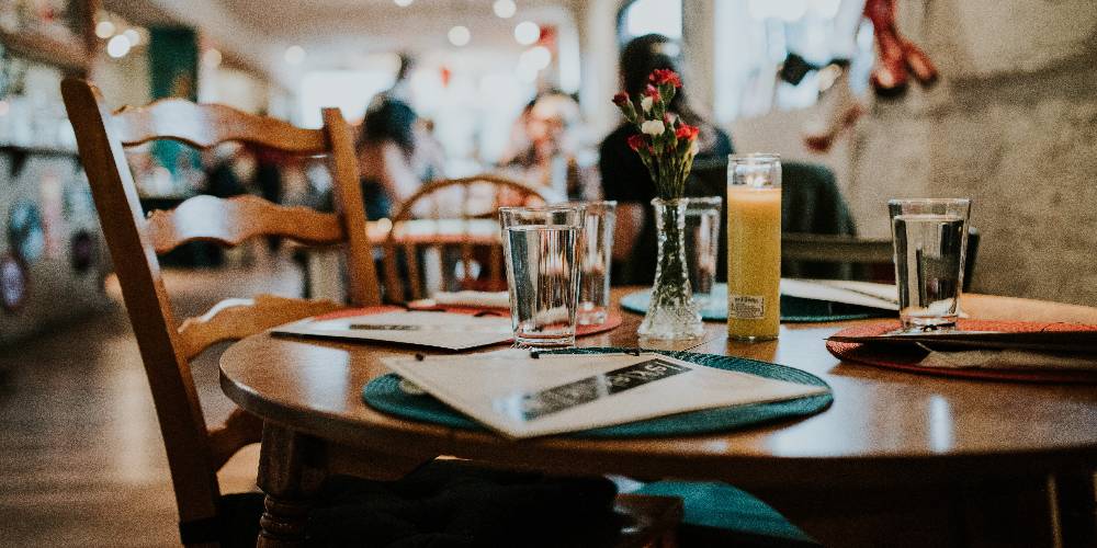 how-social-media-impacts-restaurants-and-their-visitors-1547151623-8691.png