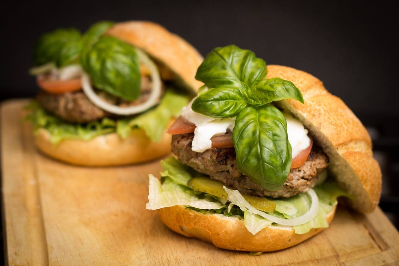 how-to-avoid-food-borne-illnesses-1645559830-2775.png
