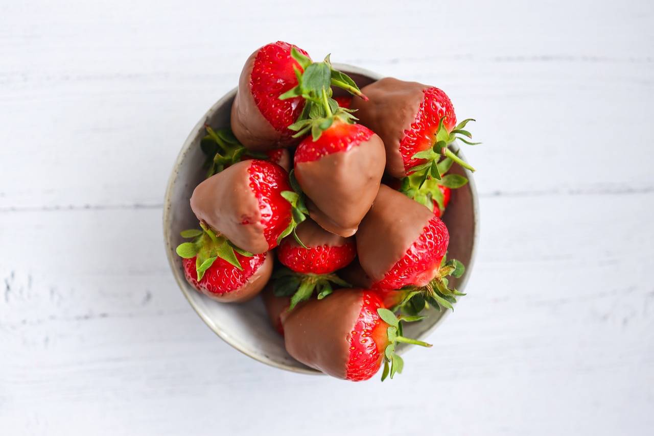 how-to-cater-to-a-full-house-this-valentines-day-top-tips-for-restaurants-1675837475-7134.png