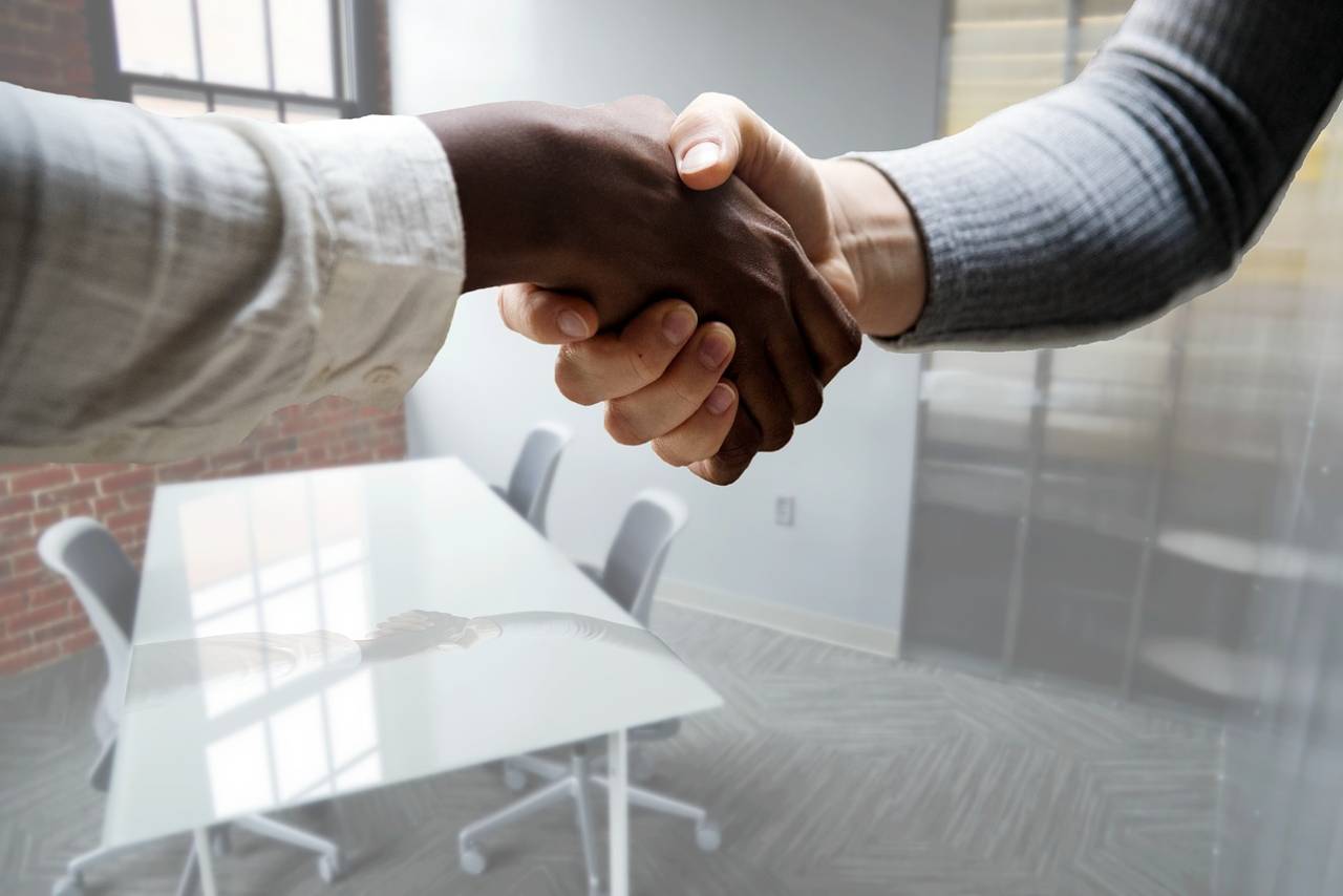 There are many hurdles that keep restaurant chains from becoming the employer of choice. Ranging from the negative connotations to lack of personality in the brand, these are just some of the issues.
