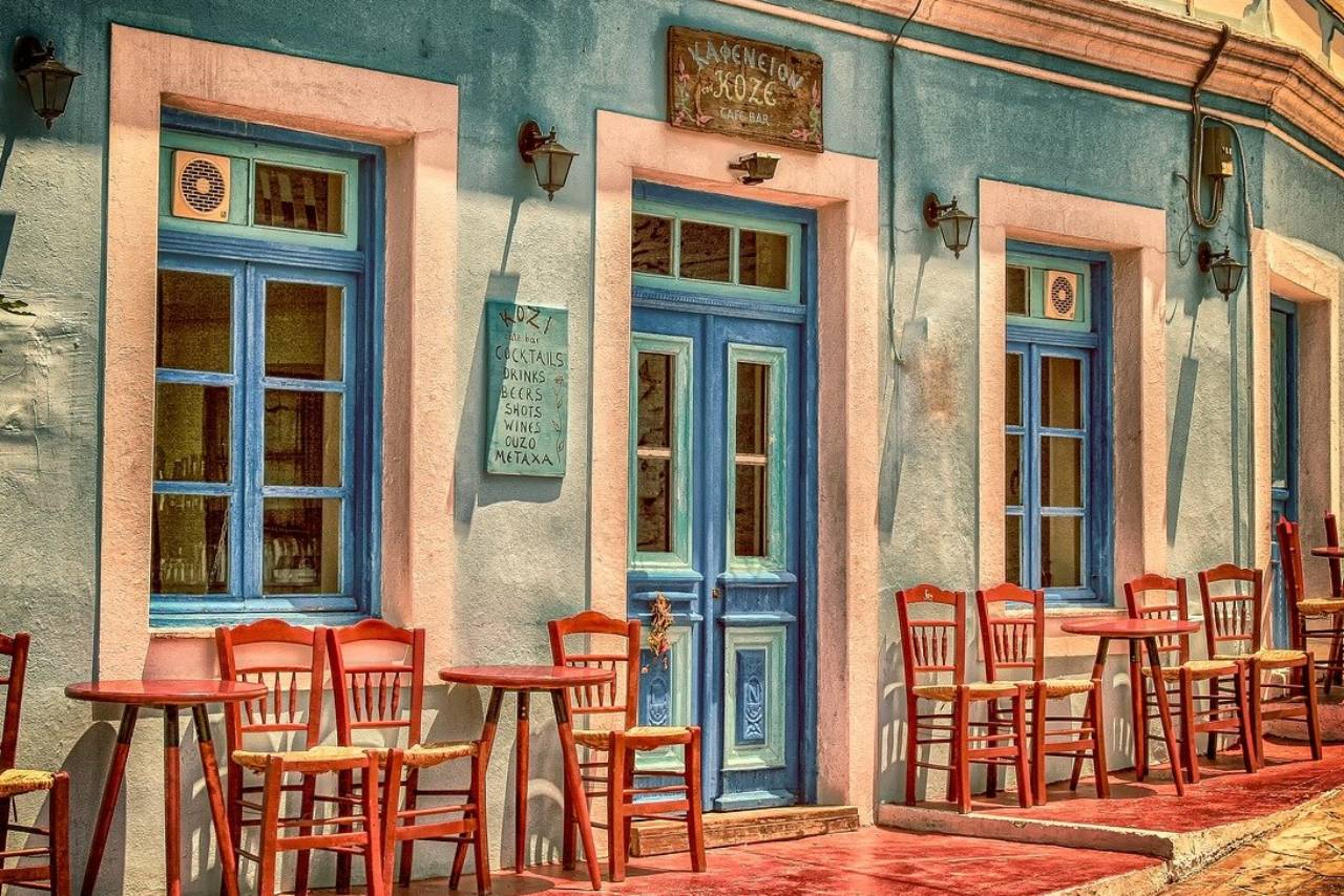 Many of the major challenges faced by the restaurant industry today can be traced back to one underlying problem. There are issues facing multi-chain restaurants in 2022.