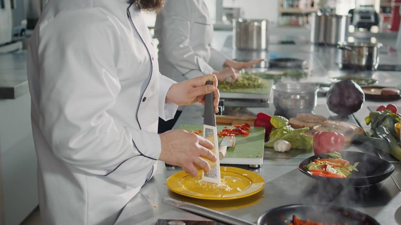 prevent-cross-contact-during-storage-prep-and-cooking-1780611858-4614.png