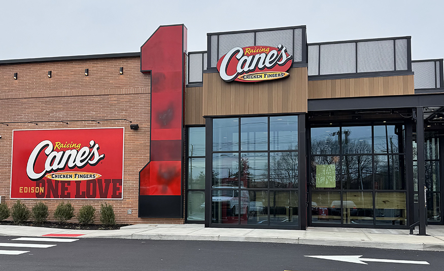 raising-canes-opens-first-airport-location-at-dfw.jpg