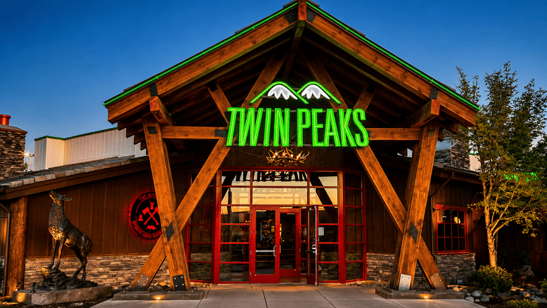 twin-peaks-franchisees-chart-path-to-own-the-brand.png