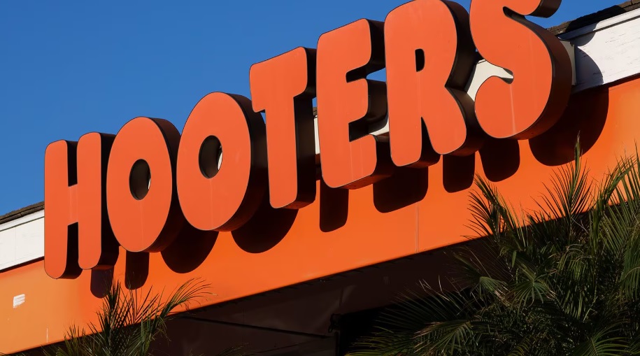 am800 news hooters sign
