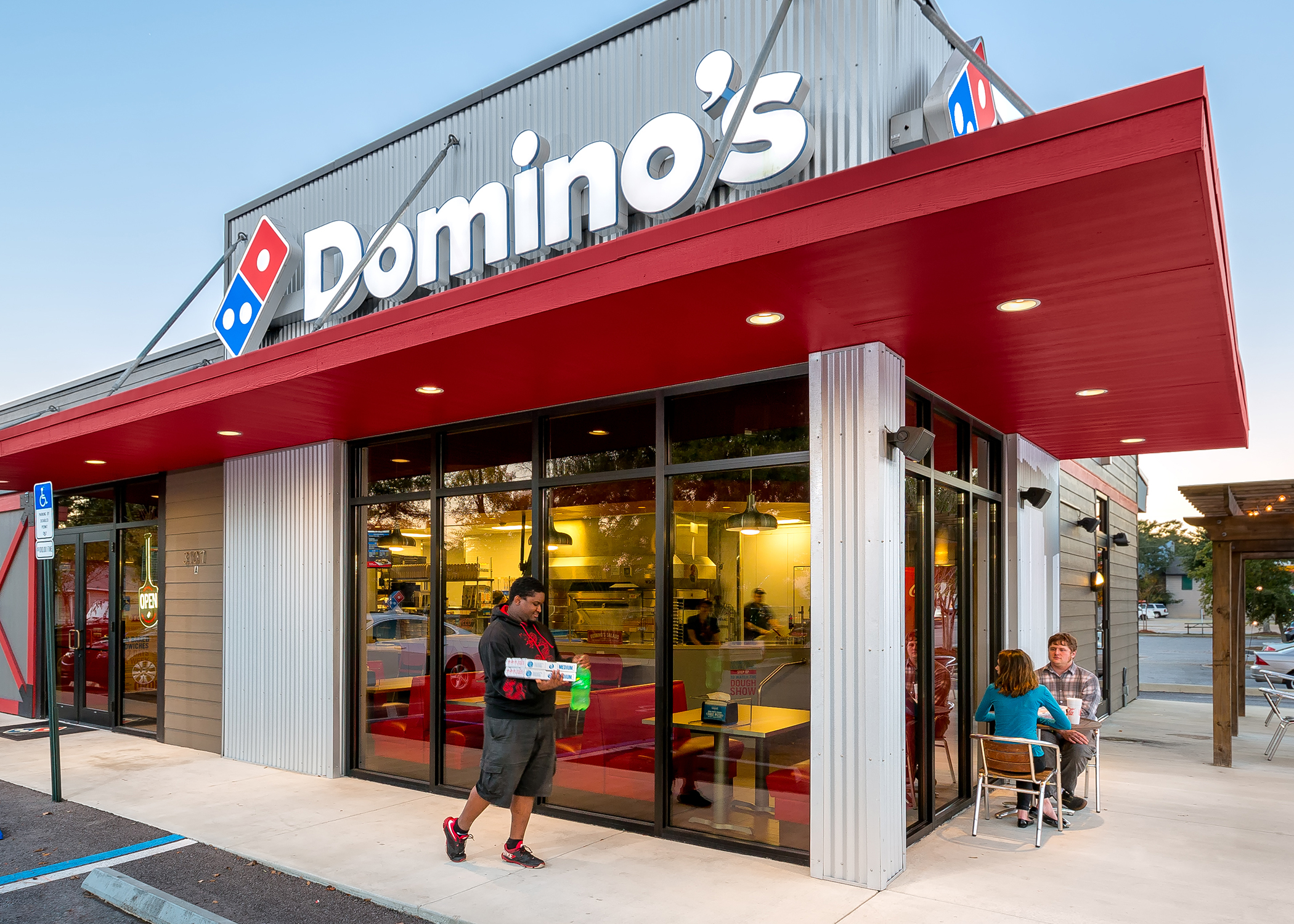 Domino's store front image 1