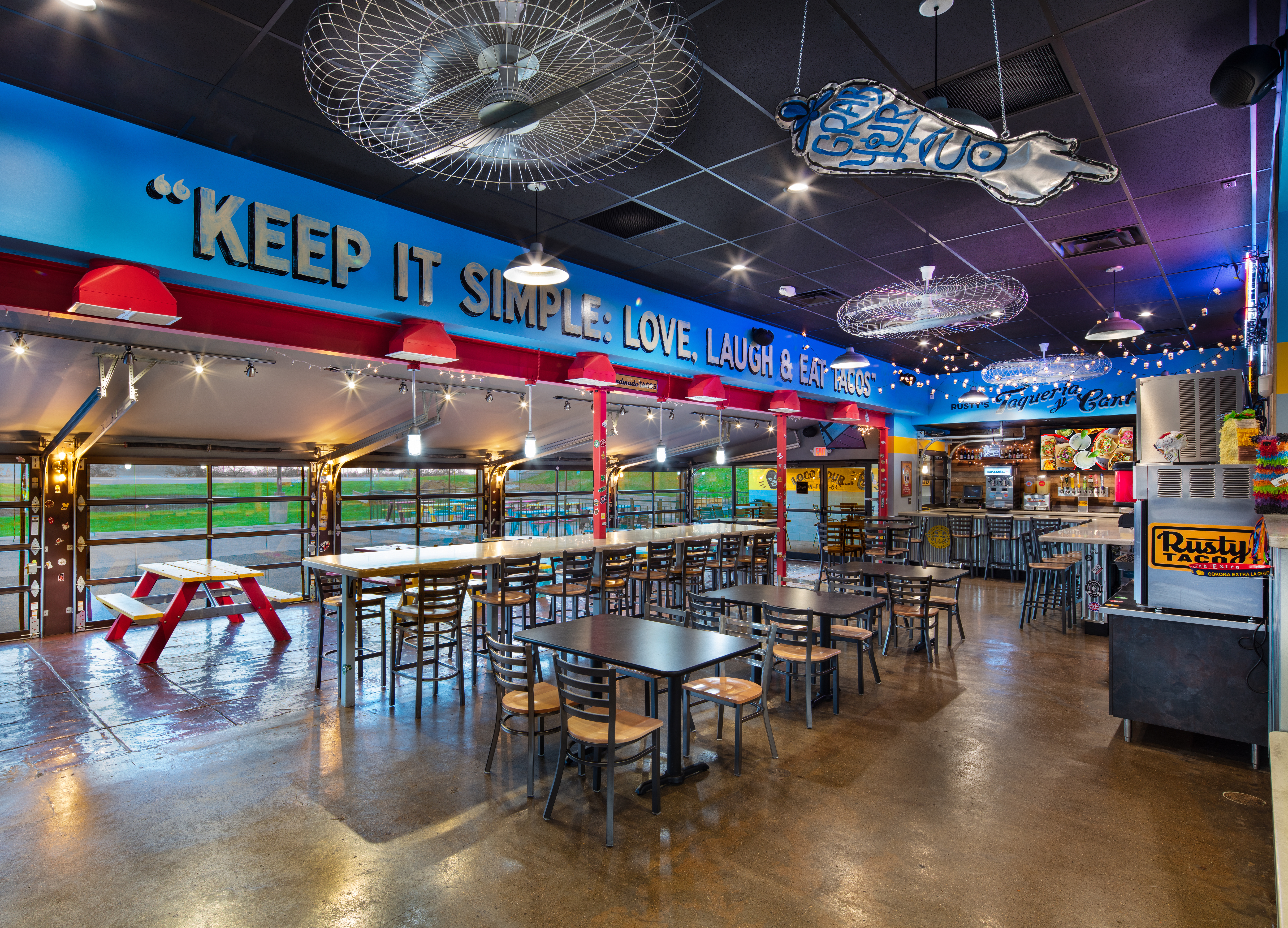 https://d3n2401vhvcfv5.cloudfront.net/_images/company/rusty_taco/interior-1.jpg