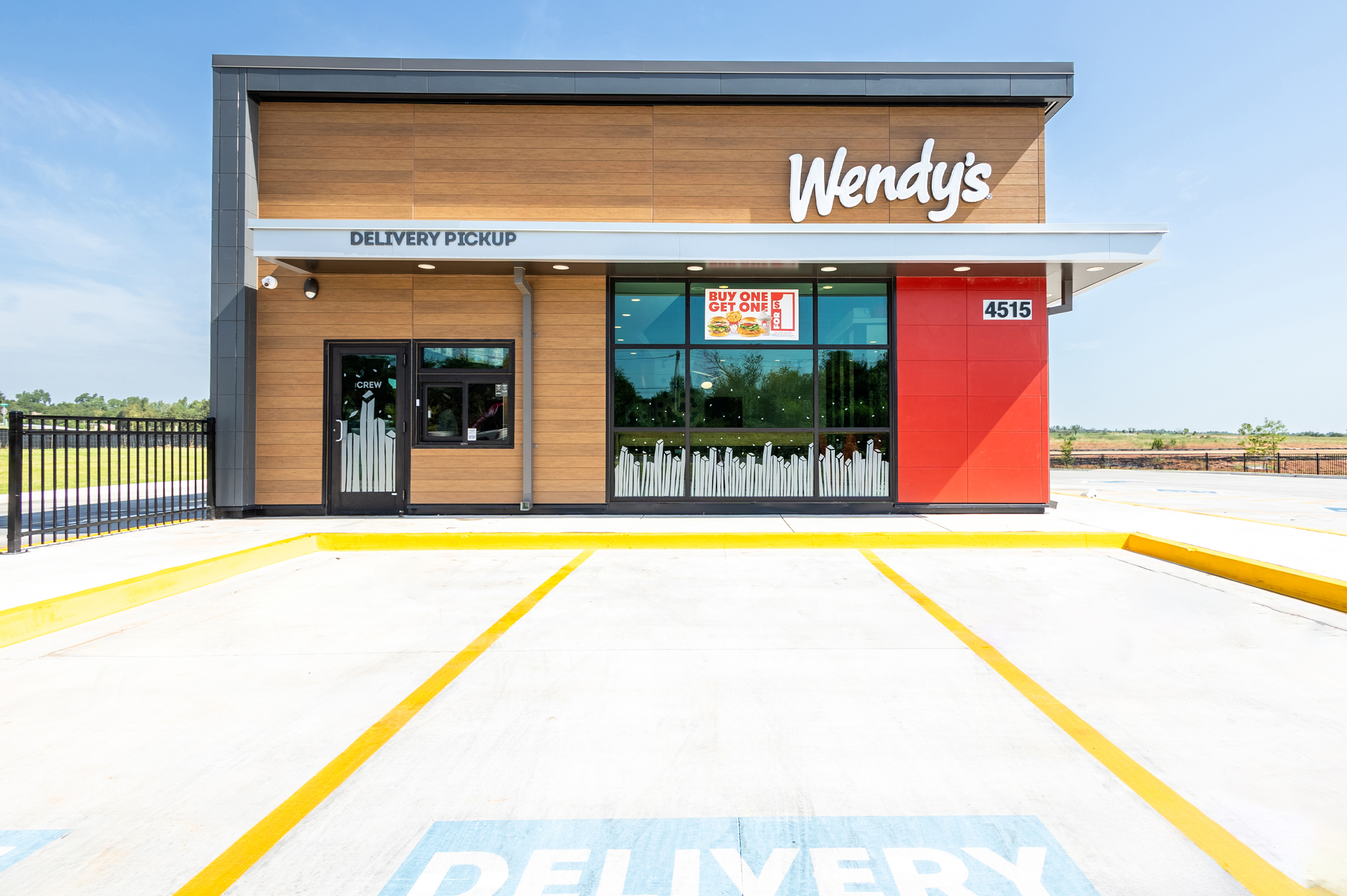 Explore how Wendy’s breakfast menu continues to thrive in a challenging consumer environment, alongside the strategic expansion of its digital business for franchise growth.